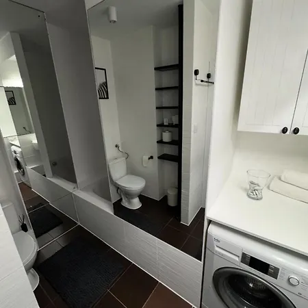 2 Flat Apartment